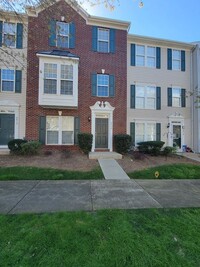 Building Photo - Huntersville Townhouse located in Rosedale!