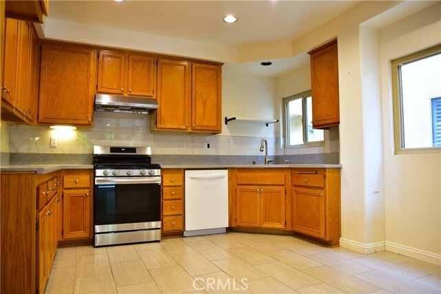 Building Photo - 14171 Shoreline Dr