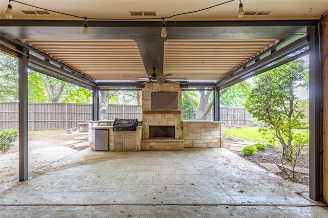 Building Photo - 325 Highland Oaks Cir