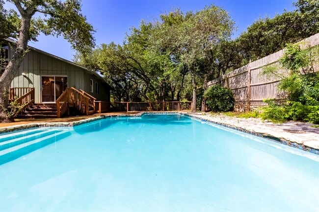 Building Photo - 208 Westhaven Dr