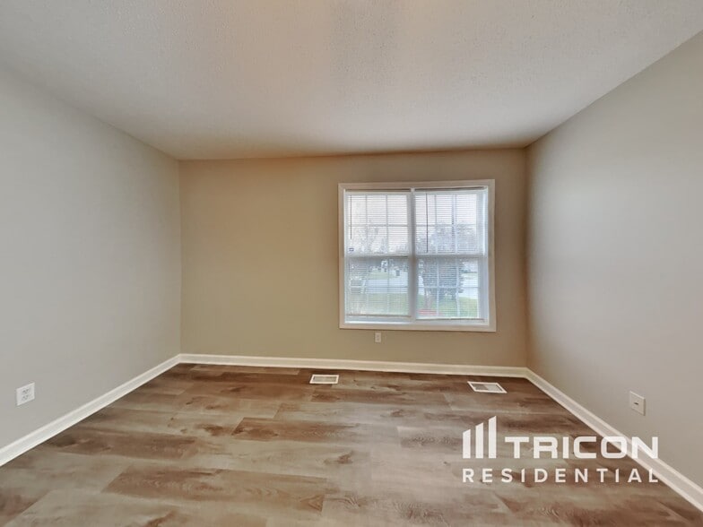 Building Photo - 701 Avondale Dr