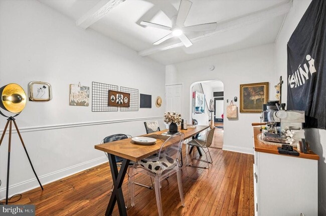 Building Photo - 1820 N Mascher St