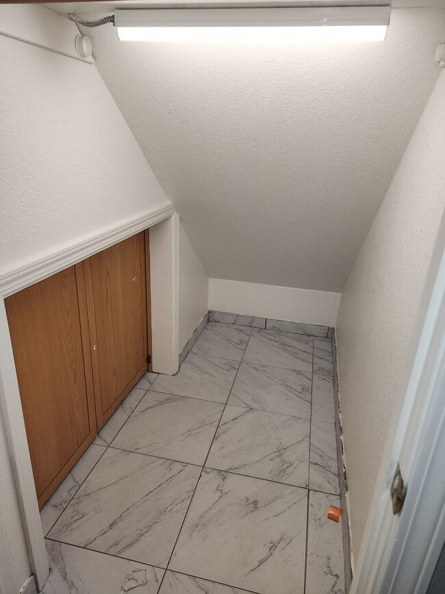 Building Photo - 1609 Cashmere Dr