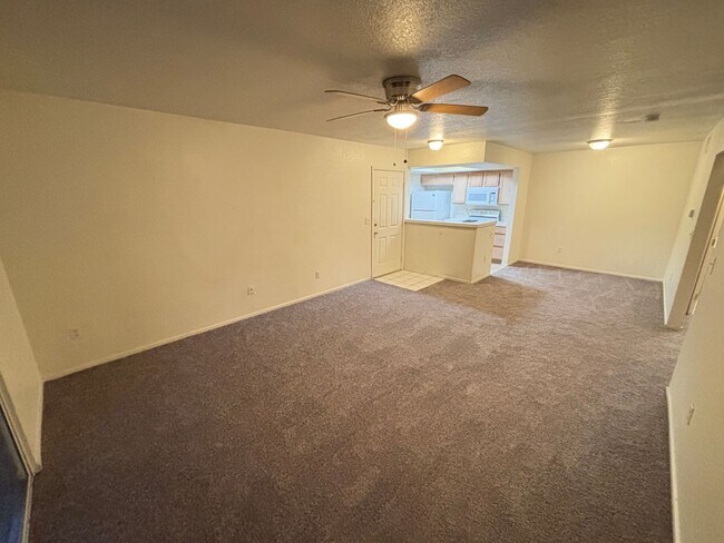 Building Photo - Spacious 1BED/1BATH 2nd floor Condo in La Posada at Summerlin.