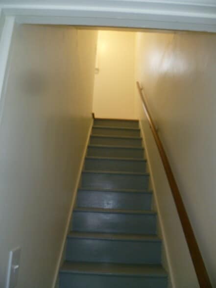 Building Photo - 205 Grandview St