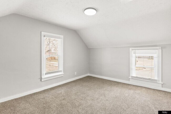 Building Photo - Charming 3-Bedroom Home with Spacious Layout