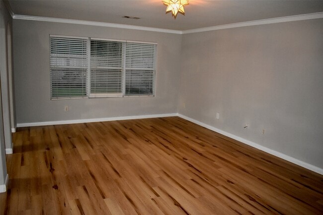 Building Photo - 410 Laurel Sage Dr