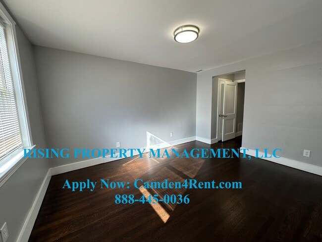 Building Photo - 1536 Bradley Ave