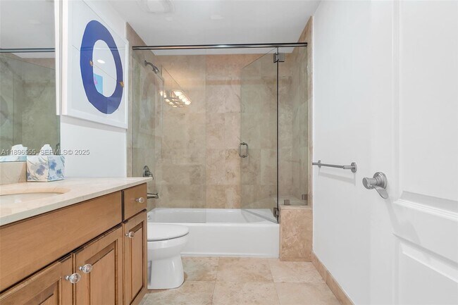 Building Photo - 9 NE 20th Ave