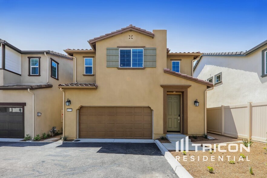 Primary Photo - 31725 Luther Dr