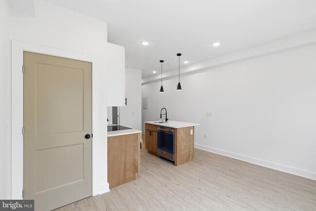 Building Photo - 4021 Brown St