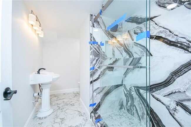 Building Photo - 5041 Alexander Ave