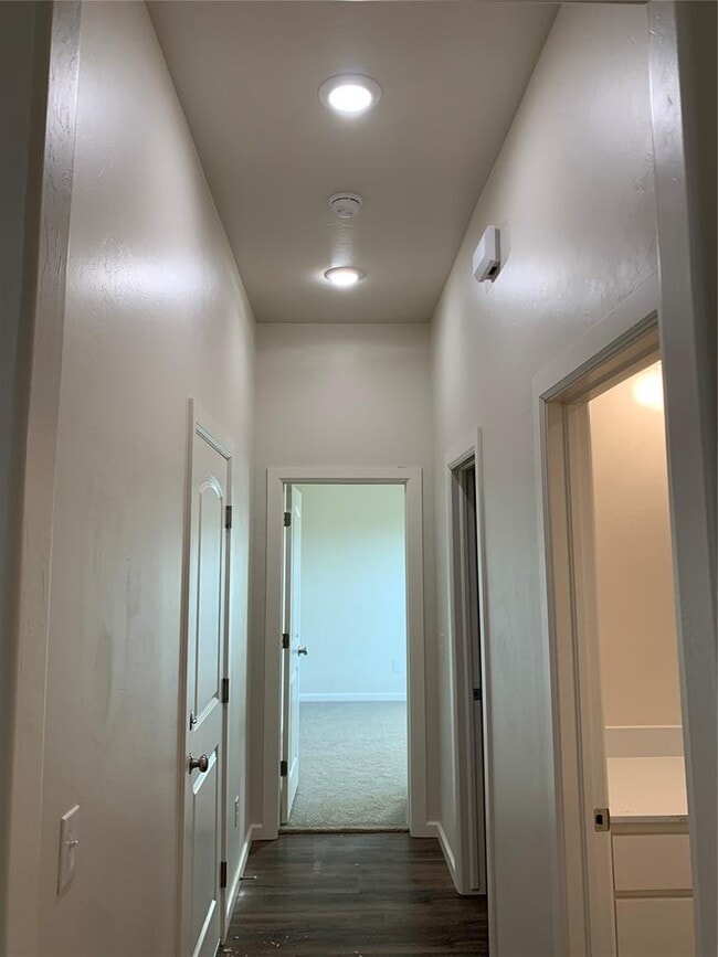 Building Photo - 3305 Enclave Pl