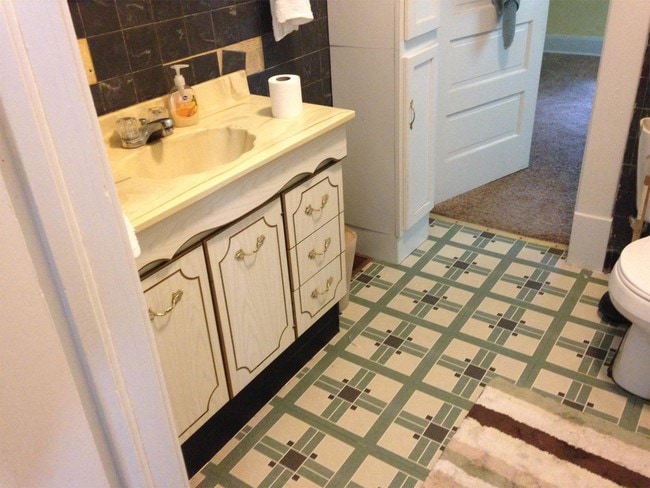 Building Photo - 331 S 18th St