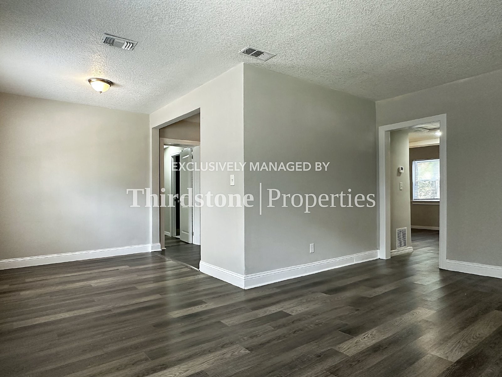 Building Photo - 3347 Phyllis St