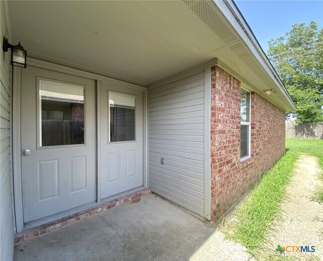 Building Photo - 6408 Temora Loop
