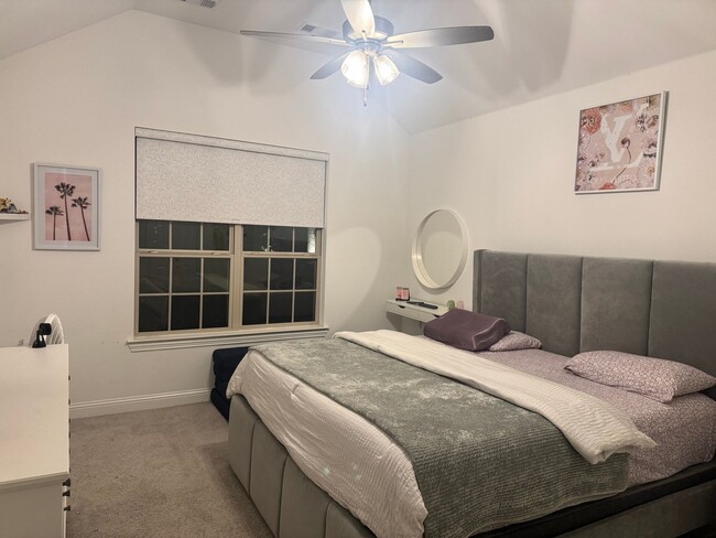 Building Photo - Beautiful 4BR/3BA Highland Home for Rent i...