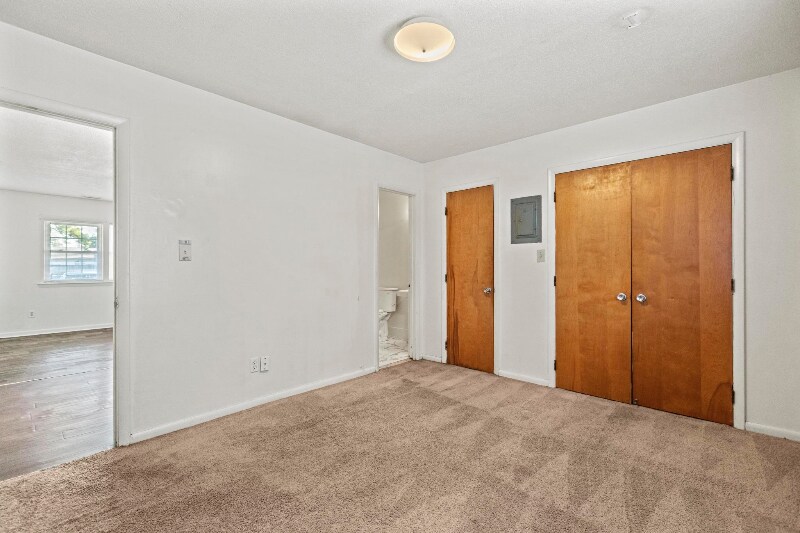 Building Photo - 224 Zack Cir