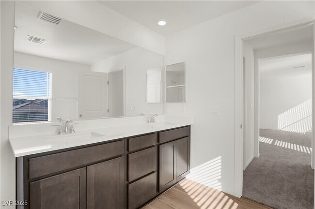 Building Photo - 3055 Magnolia Rnch Ave