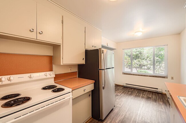 Interior Photo - 8257 Corliss