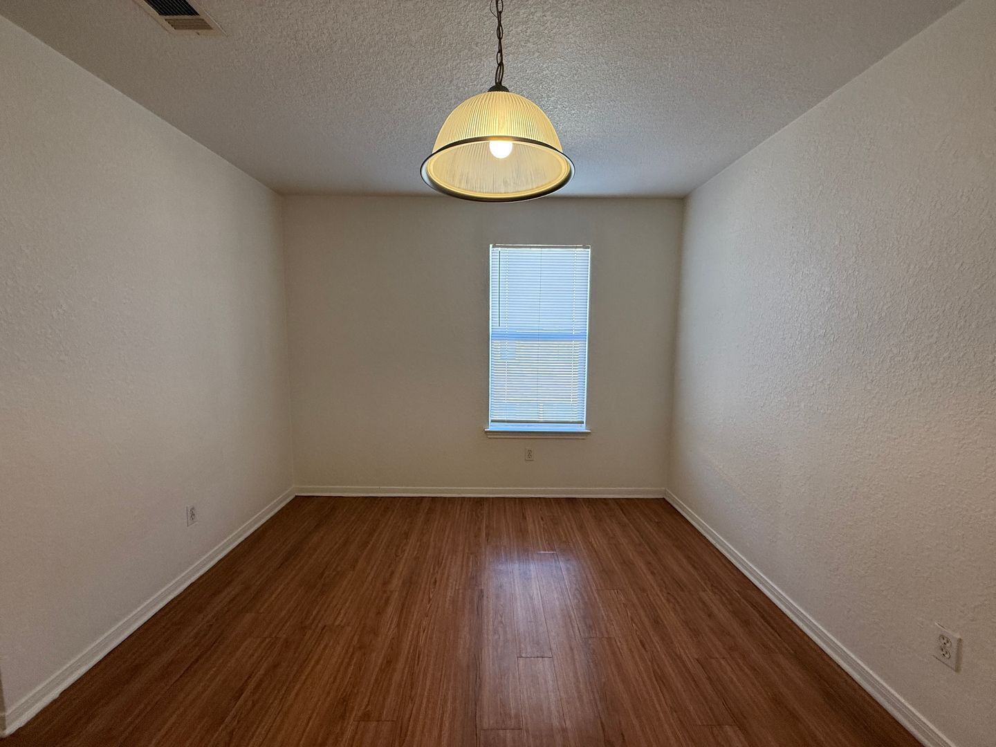 Building Photo - 1403 Dugger Cir