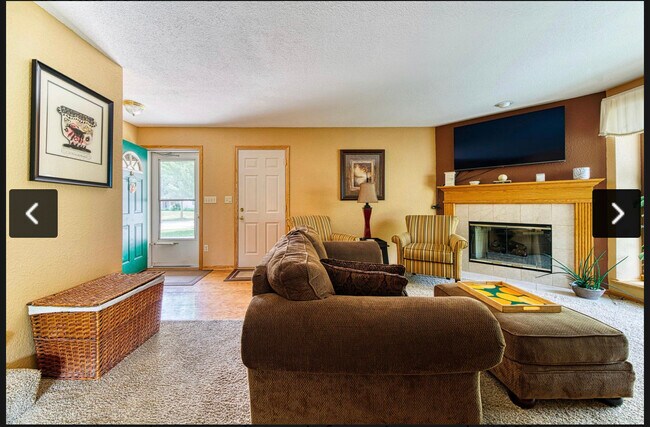 Building Photo - 1300 E Buckwood Dr