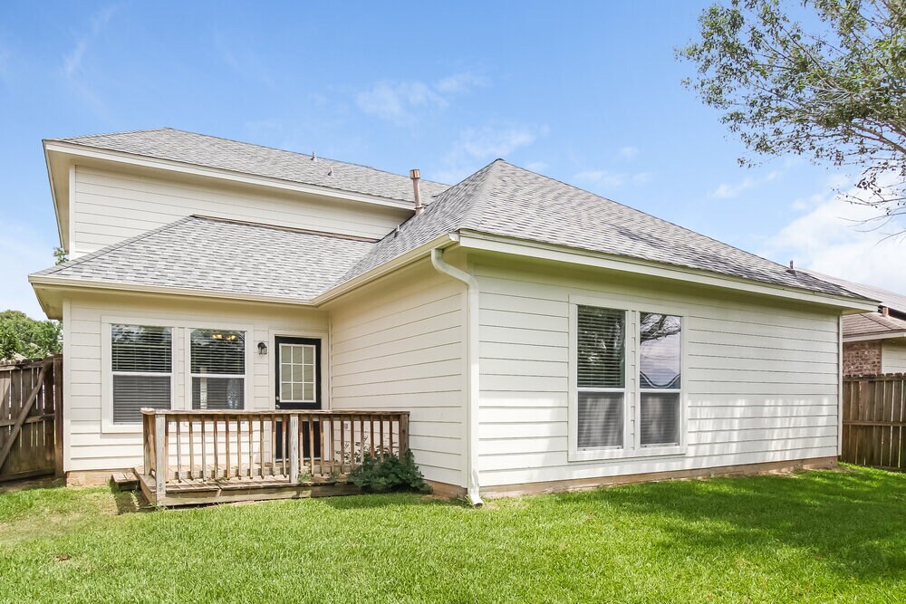 Building Photo - 985 Oak Falls Dr