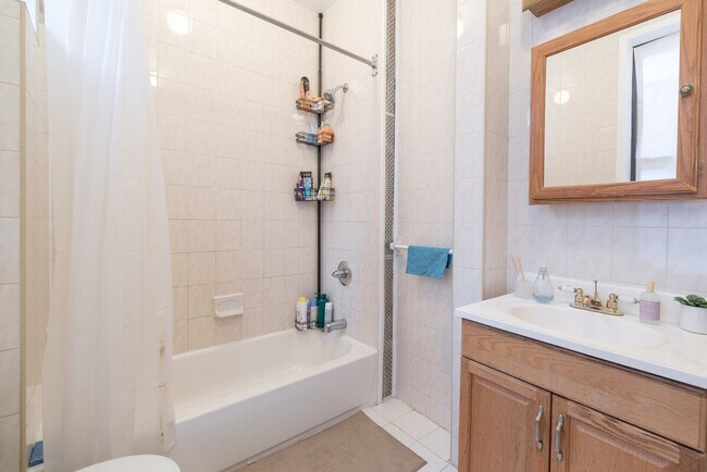 Building Photo - 136 E 57th St