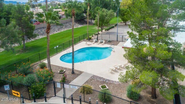Building Photo - 2515 E Villa Maria Dr