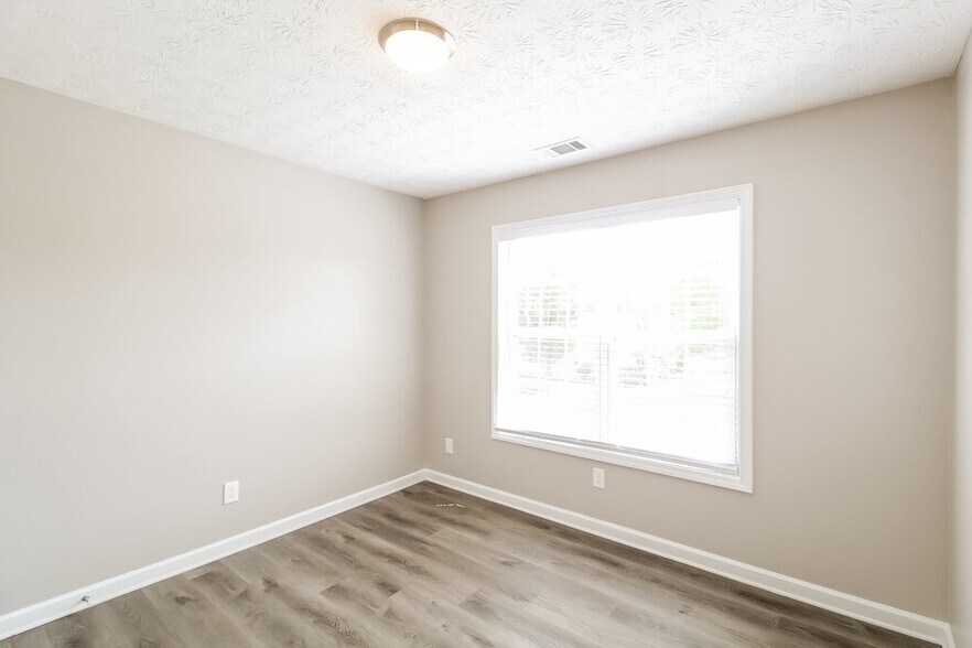 Building Photo - 2530 Cordillo Dr