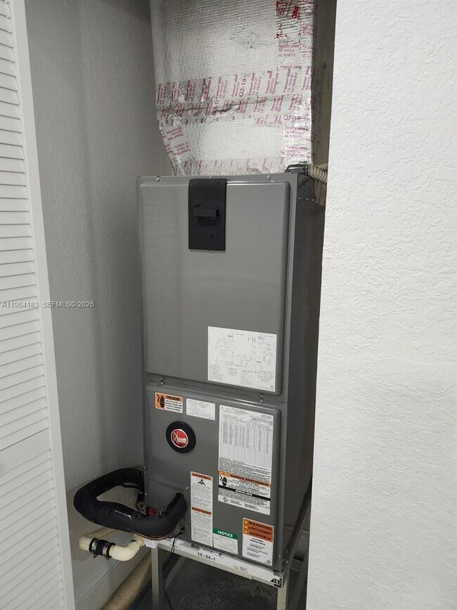 Building Photo - 1322 SW 147th Ter