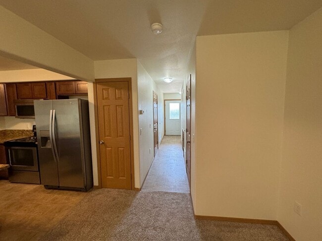 Building Photo - 5595 S Irwin Dr