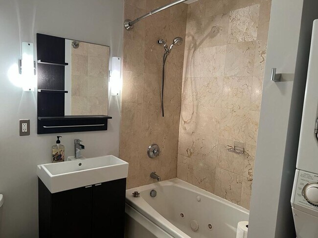 Building Photo - Exceptional condo unit in the heart Boston...