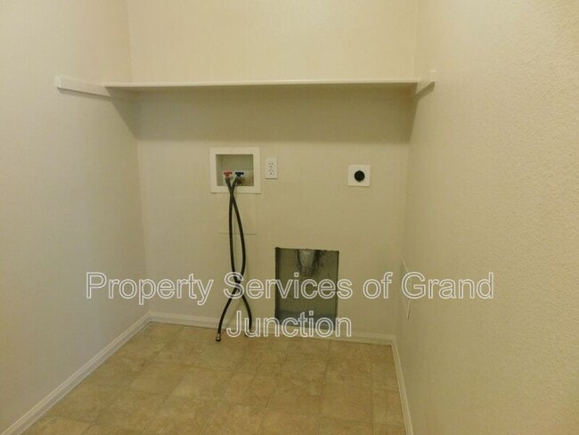 Building Photo - 434 1/2 Jornada Street