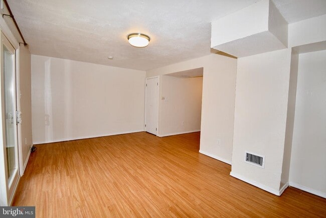 Building Photo - 1730 Heather Ln