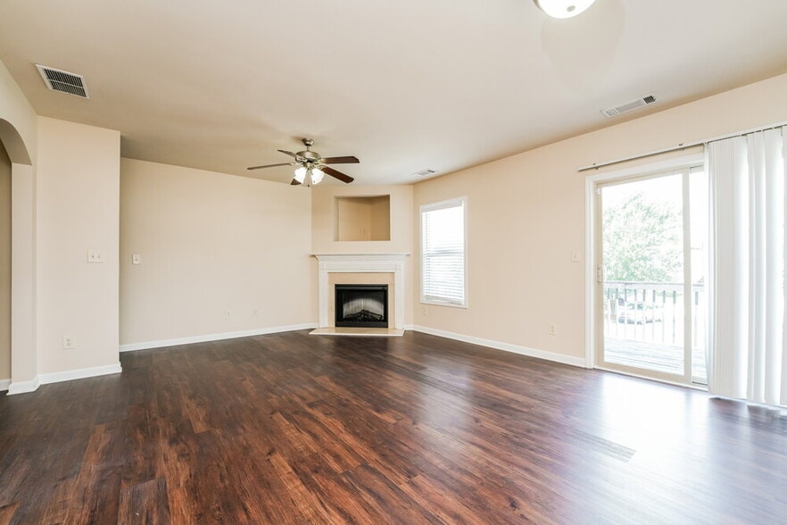 Building Photo - 2279 Baywood Tree Ln SW