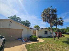 Building Photo - 2370 W Lyndell Dr