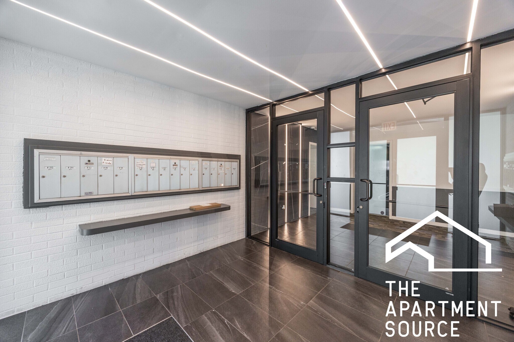 Building Photo - 7521 N Sheridan Rd