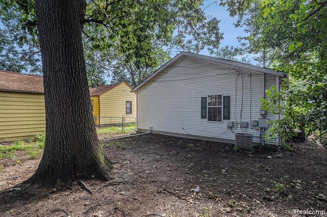 Building Photo - 23748 Crossley Ave