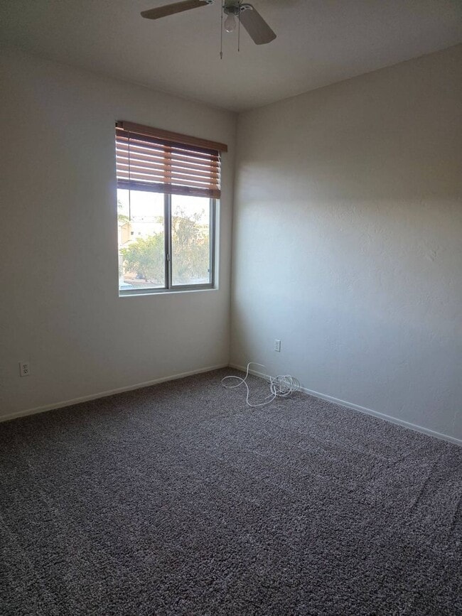 Building Photo - 10414 S Painted Mare Dr