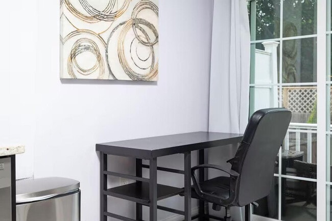 Building Photo - 810 Broadway-SI ID1511377P