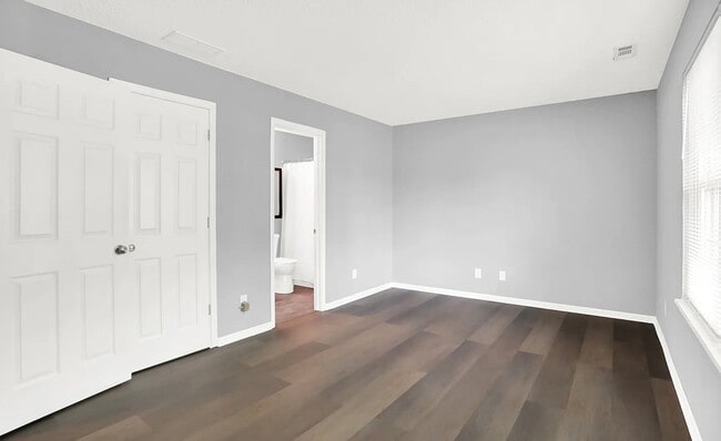 Building Photo - 4007 Knollwood Ave