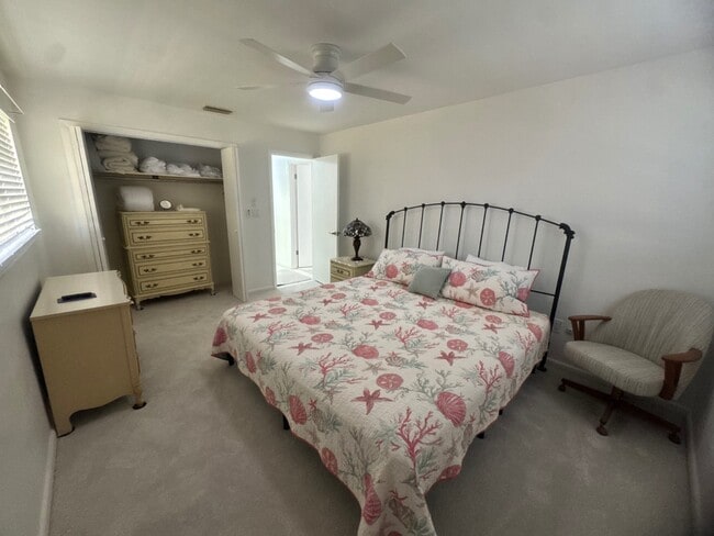 Building Photo - 19 Windy Point Rd