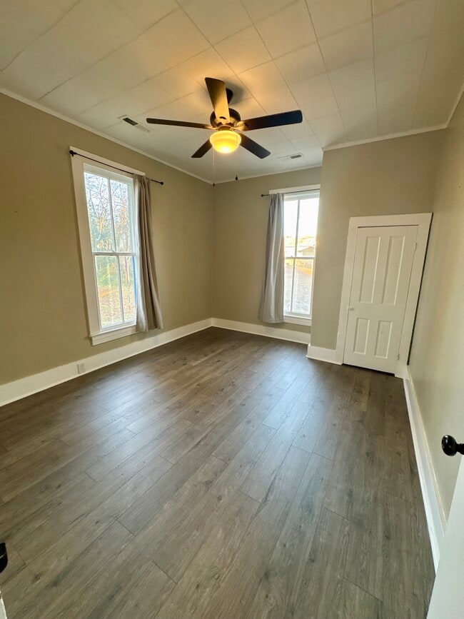 Building Photo - 517 Malone Cir