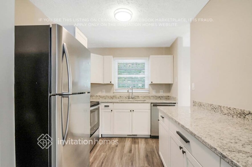 Building Photo - 3711 Phillips Way W