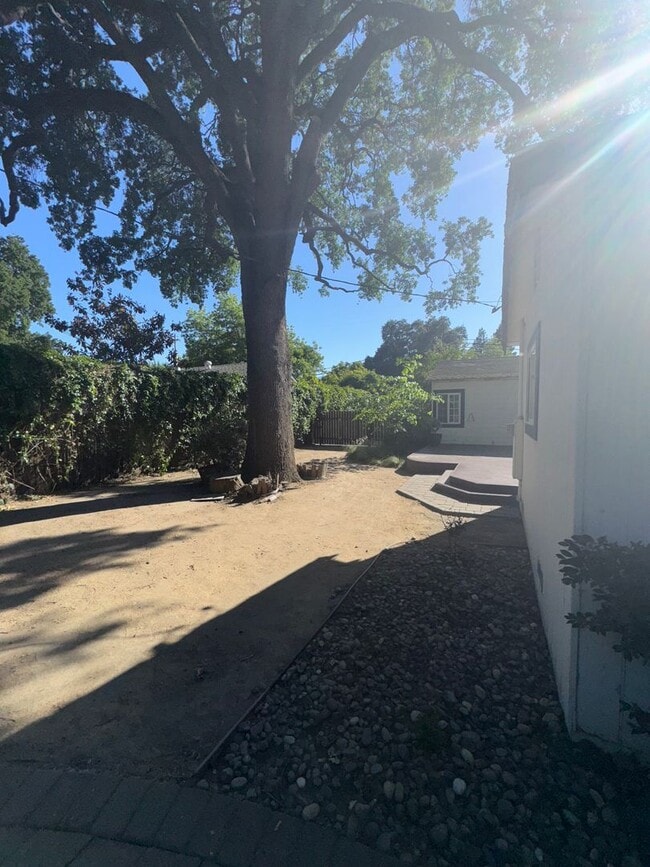 Building Photo - Just 2495.00 For This Lovely Home