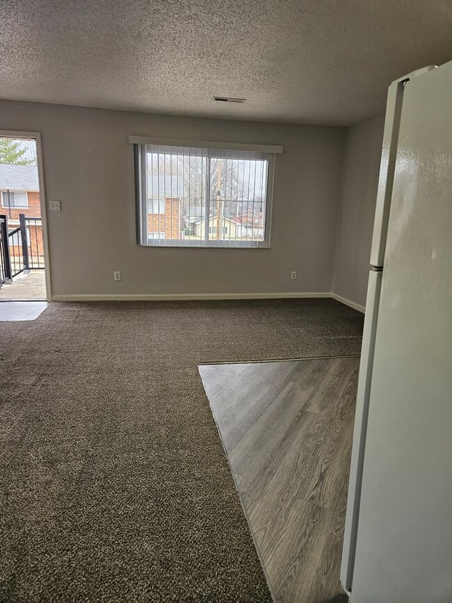 Building Photo - Green Valley Apartments