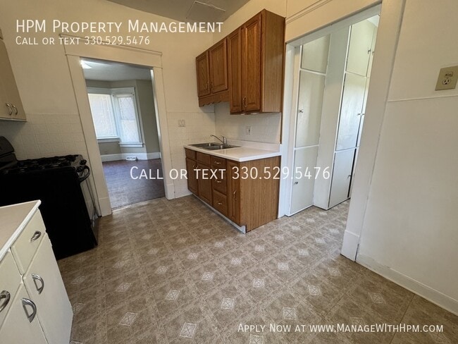 Building Photo - 1215 21st St NW