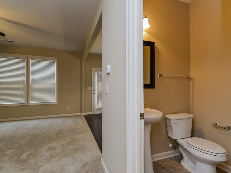 Building Photo - 785 Westmoreland Ln NE