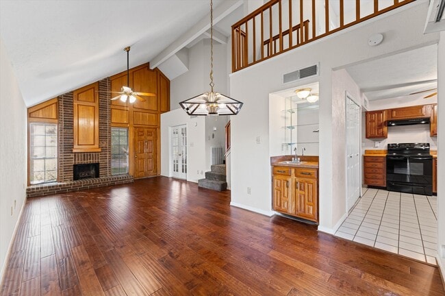 Building Photo - 25 Regency Ln